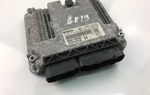 Toyota Yaris Engine control unit/module 896610D450