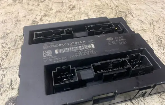 Audi A4 S4 B8 8K Comfort/convenience module 8K0907064