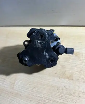 BMW 3 E46 Fuel injection high pressure pump 0445010045 7788670