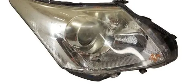 Toyota Avensis T270 Headlight/headlamp