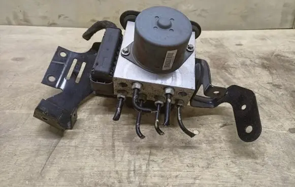Mini One - Cooper Coupe R56 ABS Pump 678568203