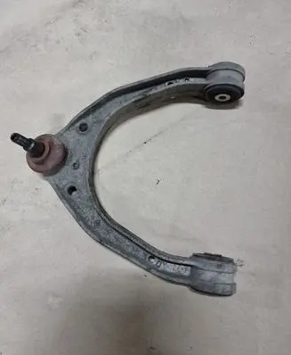 Volkswagen Touareg I Front lower control arm/wishbone 7L0407047A