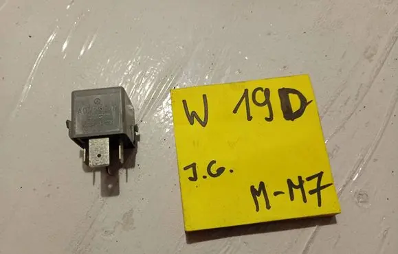 Mercedes-Benz C AMG W203 Other relay V23134J52X361 A0025422619