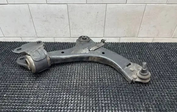 Volvo V60 Front lower control arm/wishbone