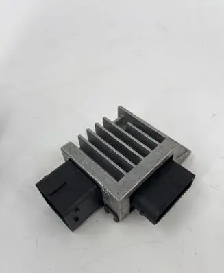 Renault Master III Glow plug pre-heat relay 271203982R 01956739 RCS3F12