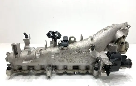 BMW 5 G30 G31 G38 Intake manifold 7925777