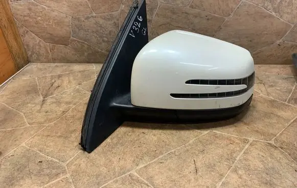 Mercedes-Benz GL X166 Front door electric wing mirror 