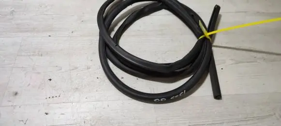 Alfa Romeo Stelvio Front door rubber seal 0D622