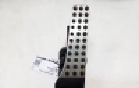 Accelerator throttle pedal