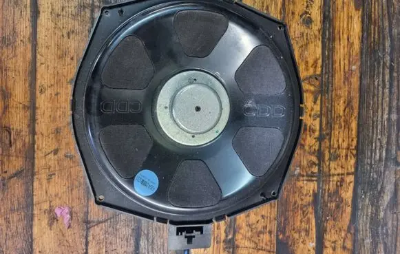 BMW X5 E70 Subwoofer speaker 430407860231 65139218695