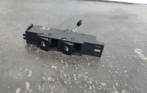 BMW 3 E46 Electric window control switch 6902175