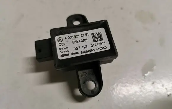 Mercedes-Benz GL X164 Airbag deployment crash/impact sensor A0038212751