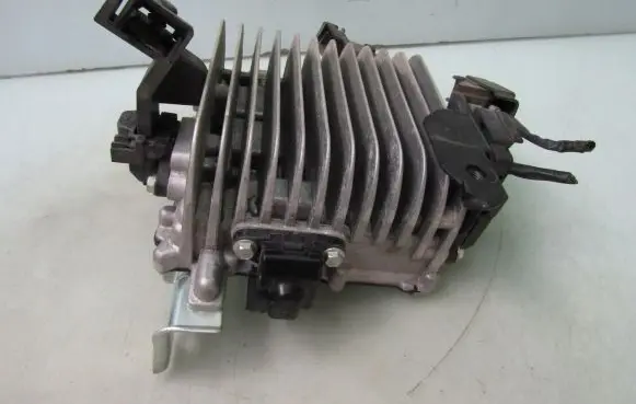 Mazda 3 Voltage converter/converter module BDMC67ZD3C
