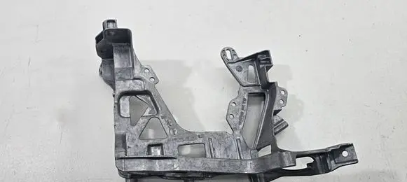 Mercedes-Benz C W205 Headlight/headlamp mounting bracket A2056225300