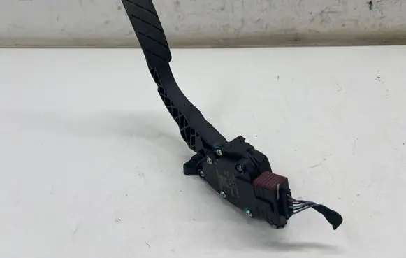 MG MG3 III Accelerator throttle pedal 11491557