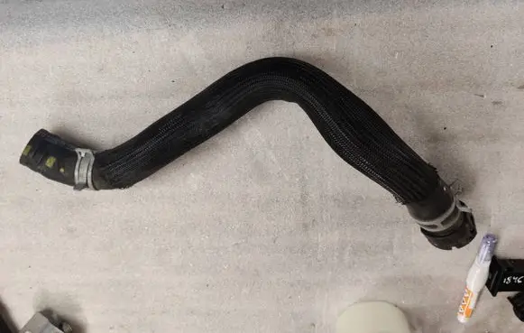 Hyundai Ioniq Engine coolant pipe/hose