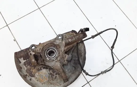 Volvo S40, V40 Front wheel hub spindle knuckle