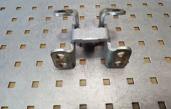 Suzuki Grand Vitara II Tailgate/trunk/boot hinge