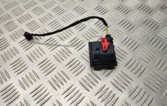 Mercedes-Benz B W246 W242 Fuel tank cap lock A0008207703