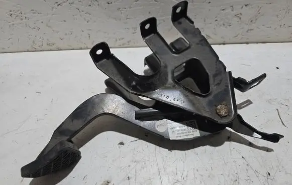 Mercedes-Benz Sprinter W907 W910 Brake pedal a9102900000