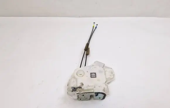 Mitsubishi Outlander Front door lock 