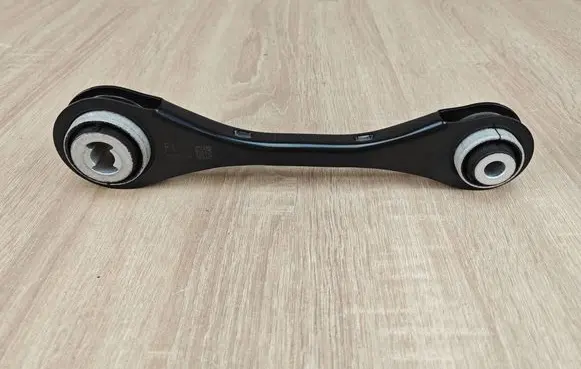 BMW 4 G22 G23 G24 G26 Rear upper control arm/wishbone 6878633 6878631