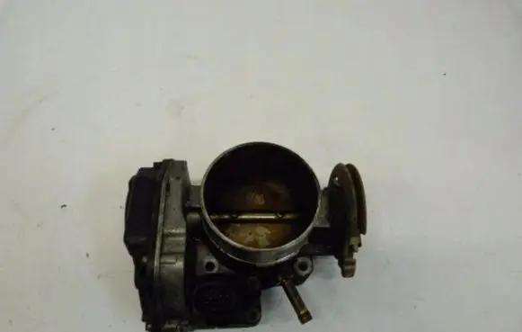 Audi A4 S4 B5 8D Throttle valve 078133063AK