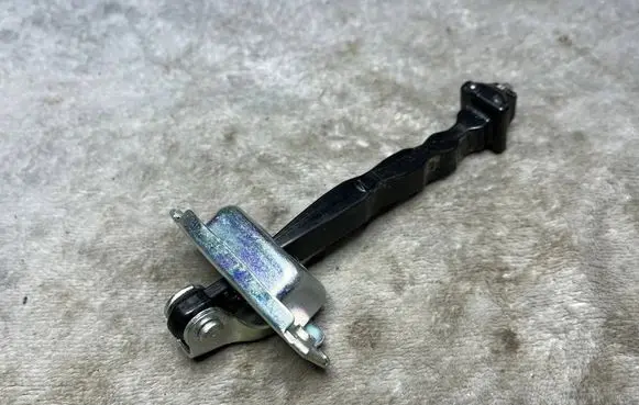 Mitsubishi Outlander Rear glass lock/latch X184 5732A155