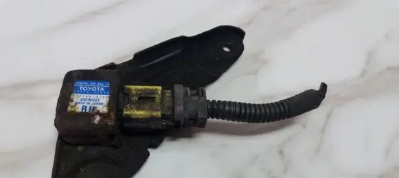 Toyota Prius (XW20) Airbag deployment crash/impact sensor 8917347040 2521000150