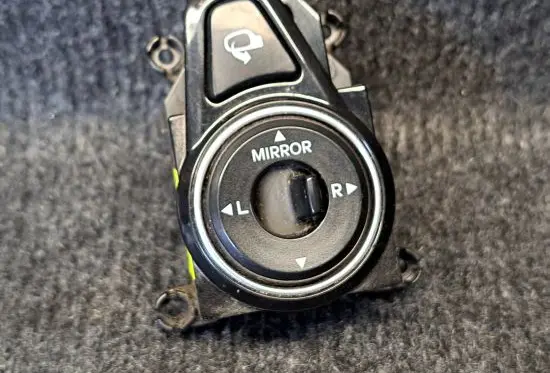 Hyundai i40 Wing mirror switch 39R4801230