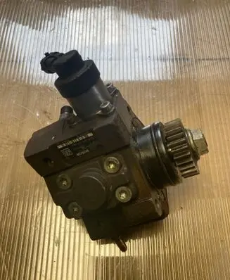 Renault Koleos I Fuel injection high pressure pump 8200934657 8200690744 0445010223