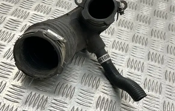 Audi A6 S6 C6 4F Air intake hose/pipe 4F0129615E