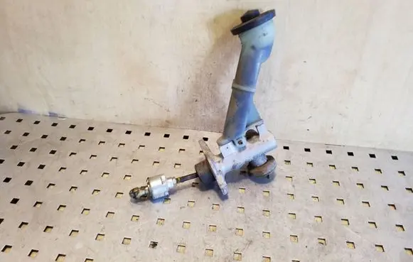 Toyota Land Cruiser (J120) Clutch master cylinder