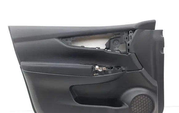 Nissan Qashqai Front door card panel trim