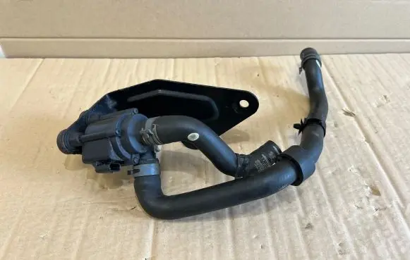 Audi A4 S4 B9 Engine coolant pipe/hose 8W1819372C 06H121601N