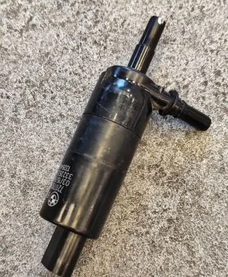 BMW 5 F10 F11 Headlight washer pump 7217792 67127217792