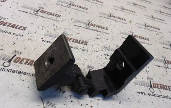 BMW 5 E60 E61 Rear door lower hinge 7068090