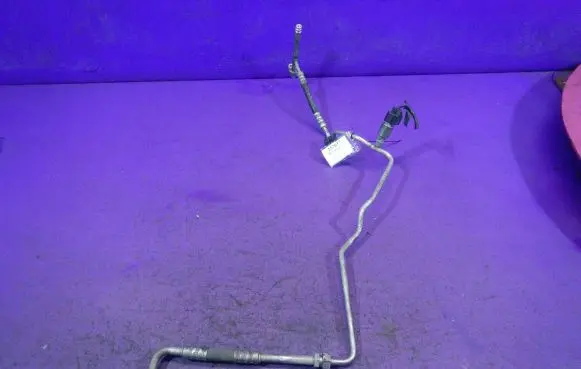 Ford C-MAX I Air conditioning (A/C) pipe/hose