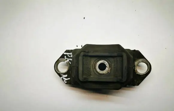 Engine mount bracket