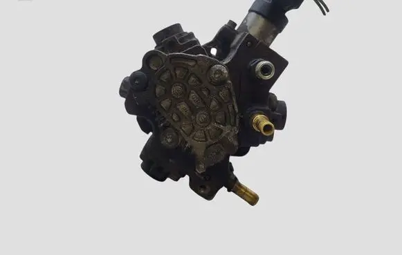 Citroen C4 Grand Picasso Fuel injection high pressure pump 9683703780A 0445010102 04001473081