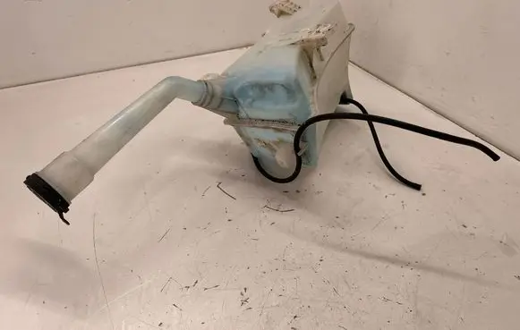 Buick Encore I Windshield washer fluid reservoir/tank 42742507