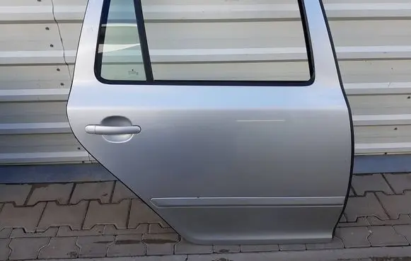 Skoda Octavia Mk2 (1Z) Rear door 