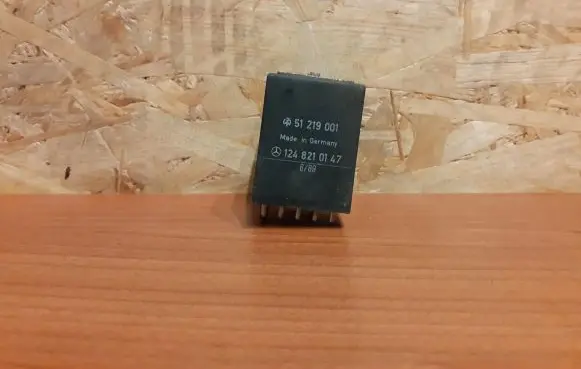 Mercedes-Benz E W124 Other relay 1248210147 51219001