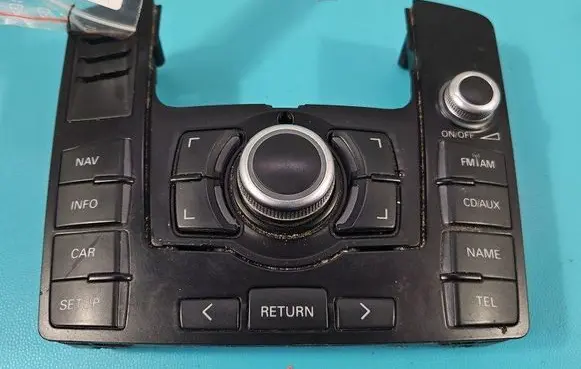 Head unit multimedia control
