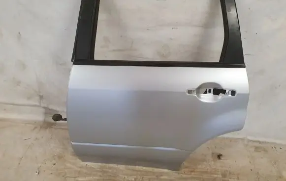 Mitsubishi Outlander Rear door