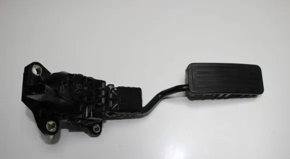 Honda CR-V Accelerator throttle pedal 2700000400