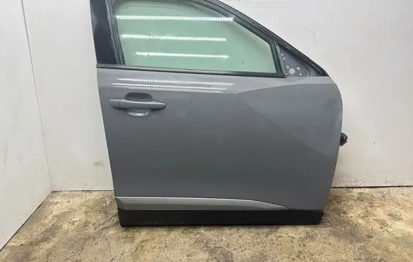 Peugeot 2008 II Front door 