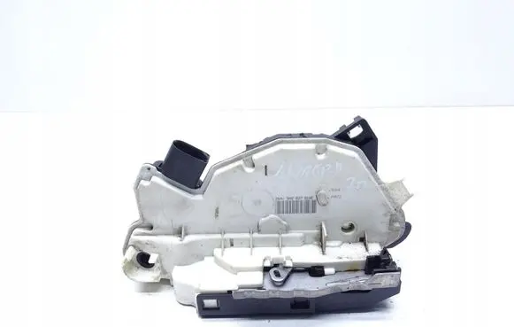 Volkswagen Scirocco Front door lock 17251299089