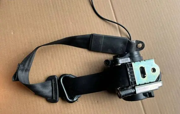 Audi A5 Front seatbelt 635374100A