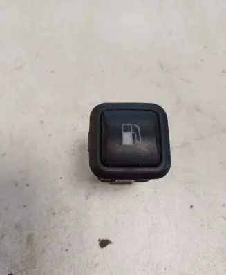 Volkswagen PASSAT B5 Fuel tank opening switch 3B0959833A